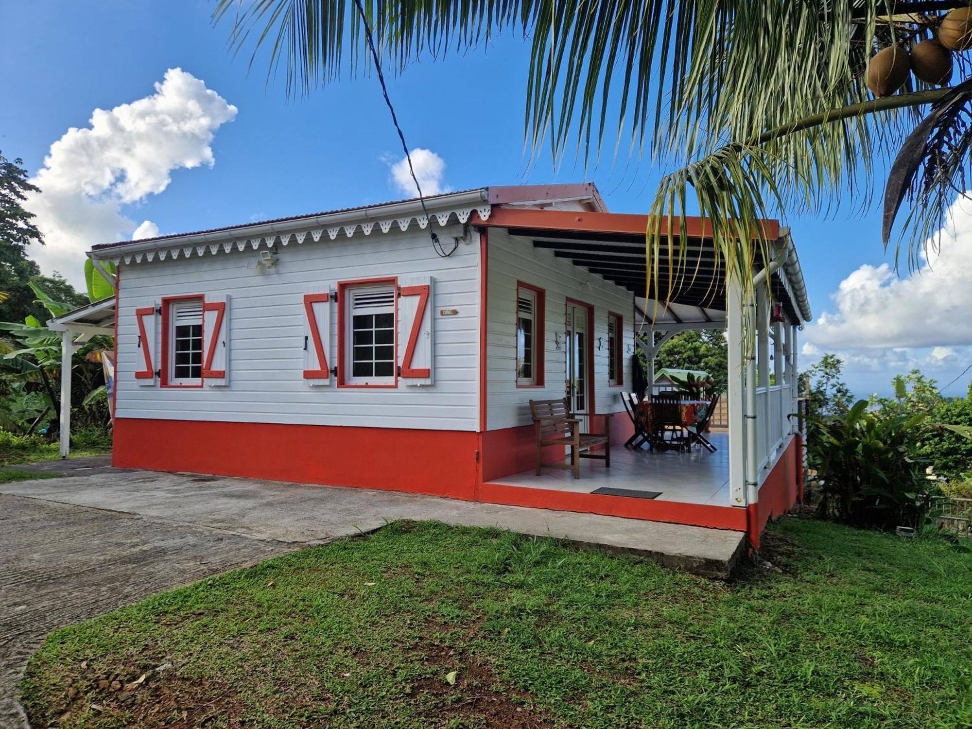 Bungalows Corail, F3 Avec Piscine A Sainte Luce Exterior foto